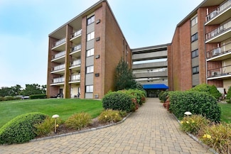 1117 Capella S, Newport, RI 02840