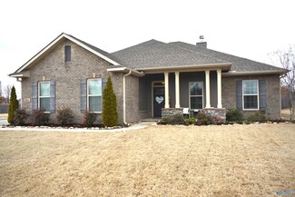 188 Summer Pointe Ln, Madison, AL 35757