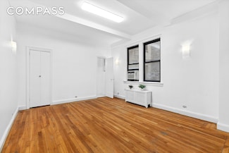 321 E 54th St Unit 1D, New York, NY 10022