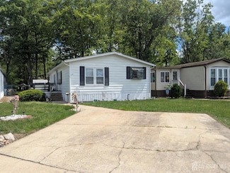 14 Steinbeck Rd, North Brunswick Township, NJ 08902