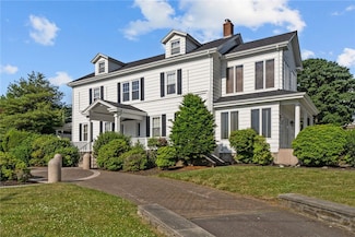 1874 Main Rd, Tiverton, RI 02878