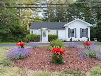 382 W Main St, Groton, MA 01450