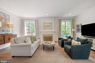 45 Arell Ct, Alexandria, VA 22304
