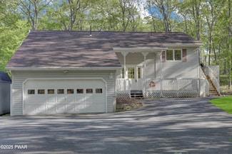 112 Vista Ln, Milford, PA 18337