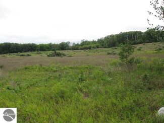 0 Maidens Rd, Onekama, MI 49675