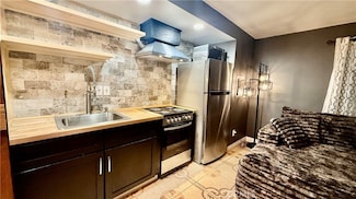 7904 Laurel Canyon Blvd Unit 12, North Hollywood, CA 91605