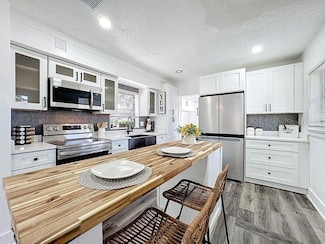 6124 Dogwood Dr, Orlando, FL 32807