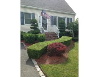 14 Cindy Ln, New Bedford, MA 02740