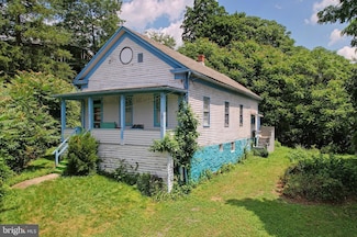 105 Wood St, Westernport, MD 21562