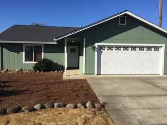 2330 Oxford Rd, Redding, CA 96002