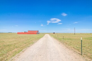 807 Grant St, Smyer, TX 79367