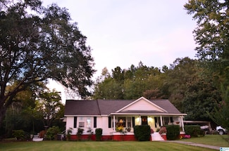575 Meadow Glenn Ln, Talladega, AL 35160