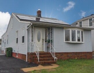 210 Hayes St, Linden, NJ 07036