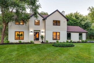 40566 N Sunset Dr, Antioch, IL 60002