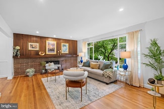8008 Park Crest Dr, Silver Spring, MD 20910