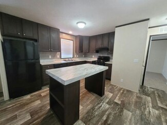 705 Romeo Dr Unit 330, Lakeville, MN 55044