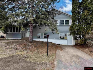 730 Swift St, Saint Peter, MN 56082