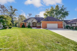 2525 Glen Arbor Dr, Lima, OH 45805