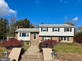 6 Van Gogh Ct, Ewing, NJ 08618