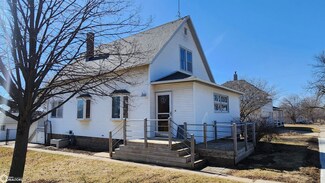203 Park St, Garwin, IA 50632