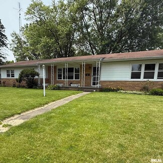 135 Half Moon St, Lincoln, IL 62656