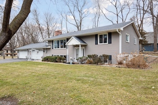 201 Townes Ln, Wayzata, MN 55391
