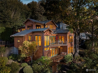 2563 Perkins Ln W, Seattle, WA 98199