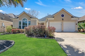 305 Lago Vista St, Kemah, TX 77565