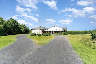 178 Slaydon Rd, Eden, NC 27288