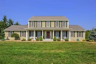 25 Carriage Hill Rd, Wilton, NH 03086