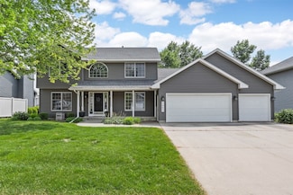 1097 Milstead Dr, Hiawatha, IA 52233