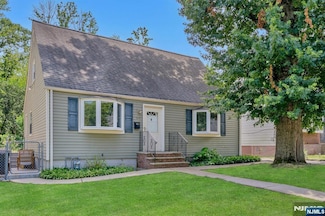 1233 Tuxedo Square, Teaneck, NJ 07666