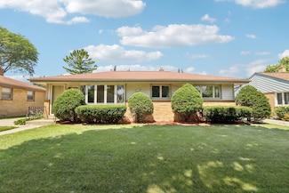6248 W Kinnickinnic River Pkwy, Milwaukee, WI 53219