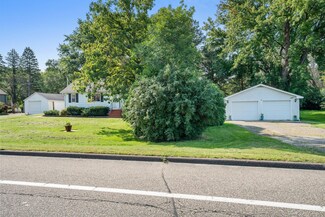 658 County Road F E, Saint Paul, MN 55127