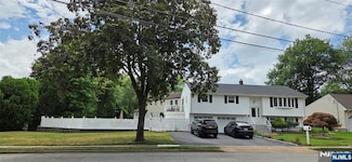 22 Cypress Ln, Paramus, NJ 07652