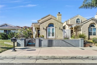 1209 Huntington St, Huntington Beach, CA 92648