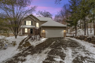3423 Shimmons Rd, Auburn Hills, MI 48326