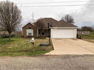 1825 Chaffin Rd, Trumann, AR 72472
