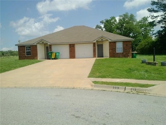 330 Graystone Cir, Centerton, AR 72719