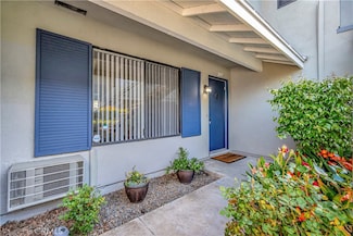 2437 Deodar St Unit 3, Santa Ana, CA 92705
