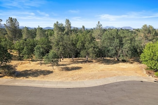 866 Blackstone Ct, Redding, CA 96003