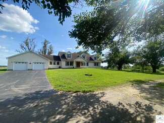 807 W 7th St, Lowry City, MO 64763