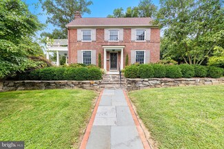 17 Chestnut Ln, Wayne, PA 19087