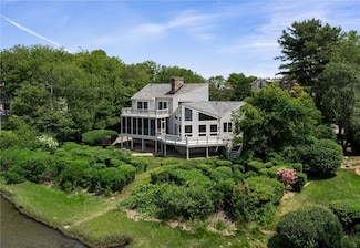 96 Starr Dr, Narragansett, RI 02882