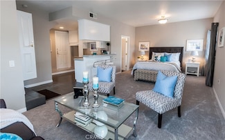 328 Rosecrans Ave, Manhattan Beach, CA 90266