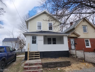1312 Curtis St, Akron, OH 44301
