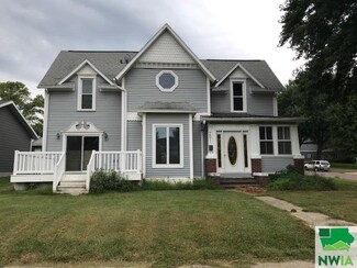 201 S Carroll St, Rock Rapids, IA 51246