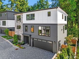 11216 NE 67th St Unit 4, Kirkland, WA 98033