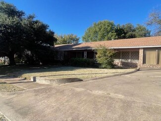 301 N 8th St, Santa Anna, TX 76878