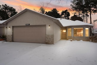 547 Woodside Ct, Shakopee, MN 55379